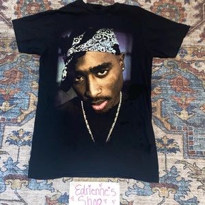 Tupac shirt 🍇